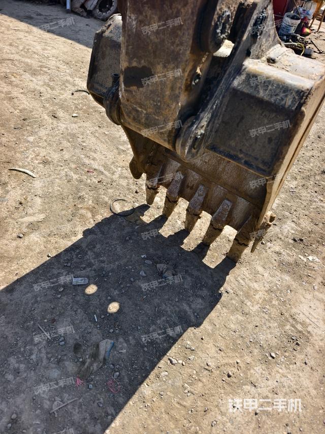 鏟斗右后整體（工作和回轉(zhuǎn)裝置）