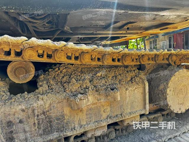 现代R225LC-7挖掘机的设备实拍-第3张实拍照片