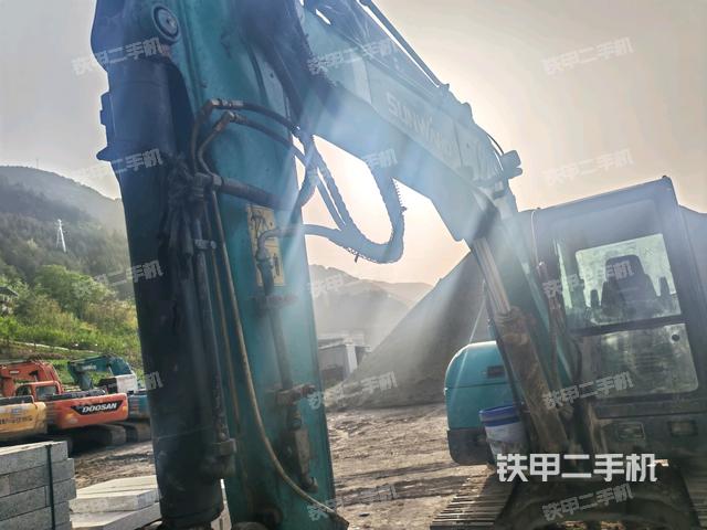 大臂整體?右側(cè)(工作和回轉(zhuǎn)裝置) 大臂整體?右側(cè)(工作和回轉(zhuǎn)裝置)