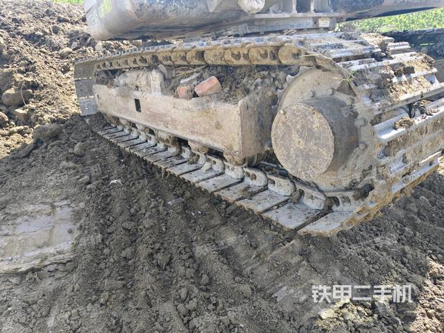 右側(cè)履帶整體?(行走機(jī)構(gòu)) 右側(cè)履帶整體?(行走機(jī)構(gòu))