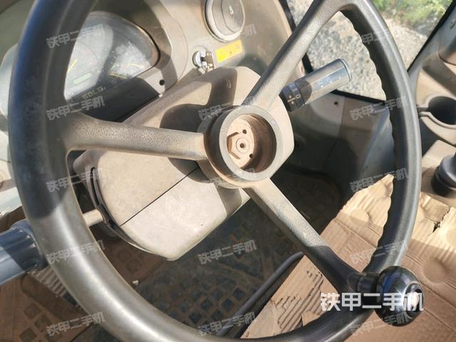 駕駛室正側(cè)（駕駛室部分）