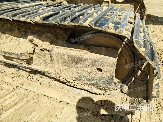 左側(cè)履帶整體?（行走機(jī)構(gòu)）