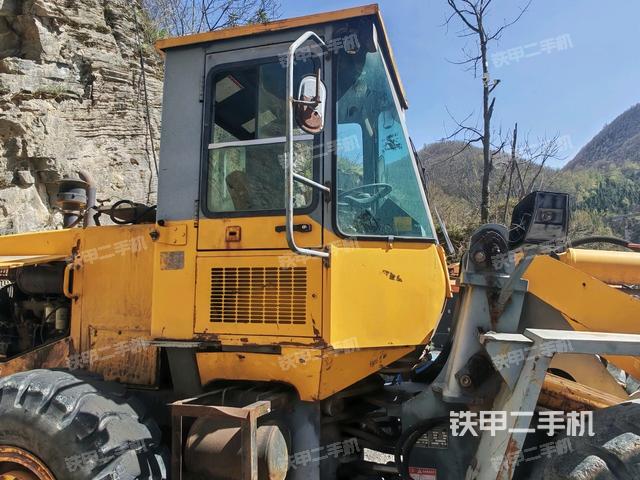 駕駛室正側(cè)(駕駛室部分) 駕駛室正側(cè)(駕駛室部分)