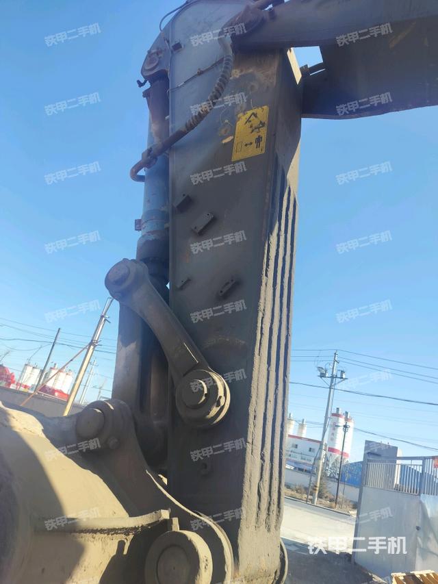 小臂整體左后(工作和回轉(zhuǎn)裝置) 小臂整體左后(工作和回轉(zhuǎn)裝置)