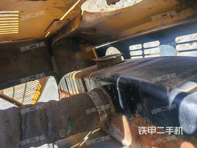 散熱器正面(動(dòng)力系統(tǒng)) 散熱器正面(動(dòng)力系統(tǒng))