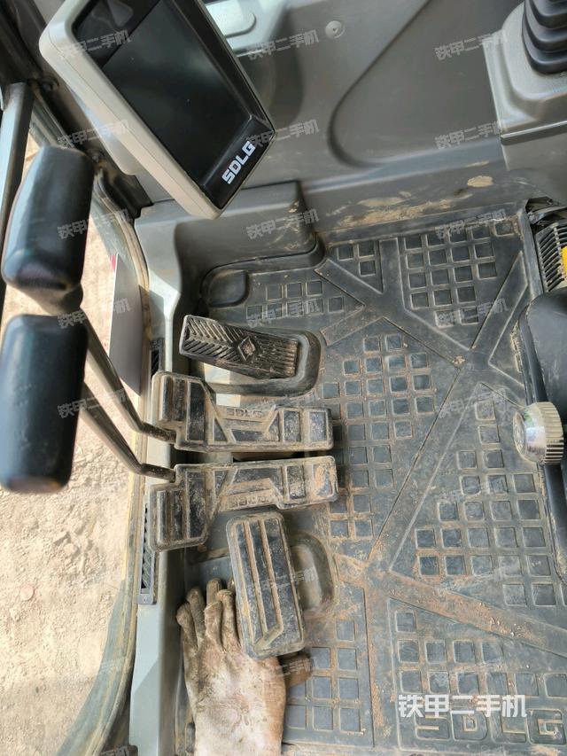 座椅后部（駕駛室部分）