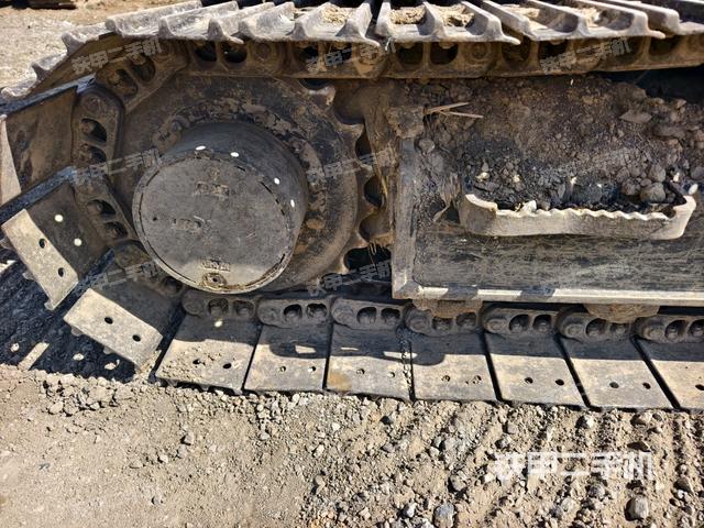 左驅(qū)動(dòng)輪（行走機(jī)構(gòu)）