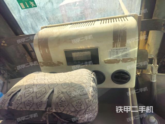 左后方玻璃角標(biāo)(駕駛室部分) 左后方玻璃角標(biāo)(駕駛室部分)