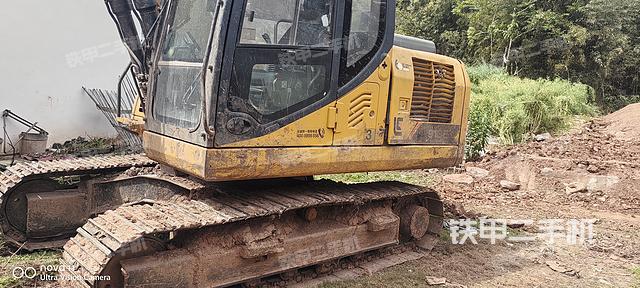 驾驶室顶部（整机外观）