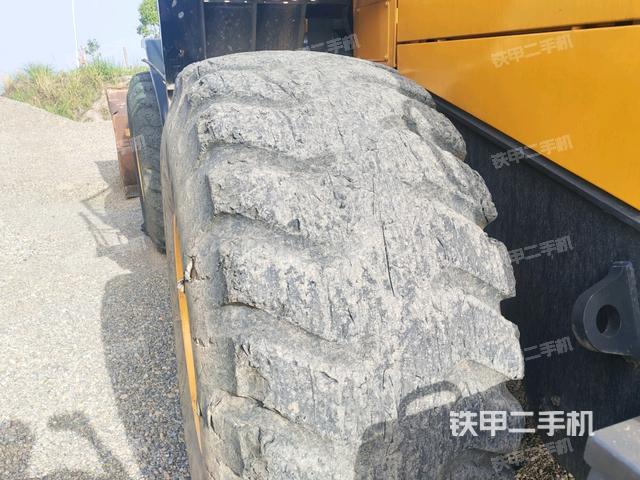 右后輪（行走機(jī)構(gòu)）