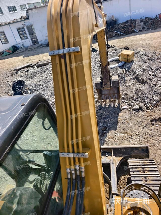 大臂背部俯視（工作和回轉(zhuǎn)裝置）