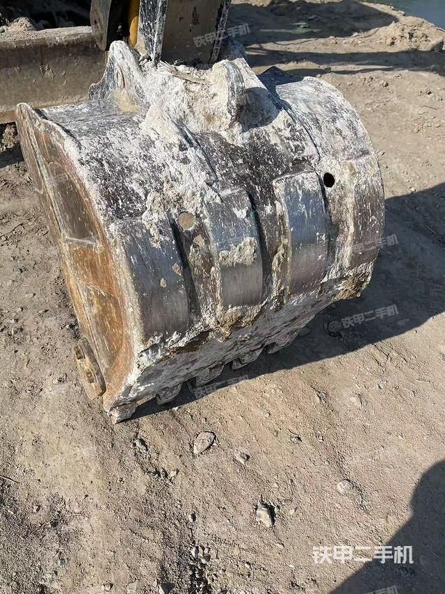 鏟斗右后整體（工作和回轉(zhuǎn)裝置）