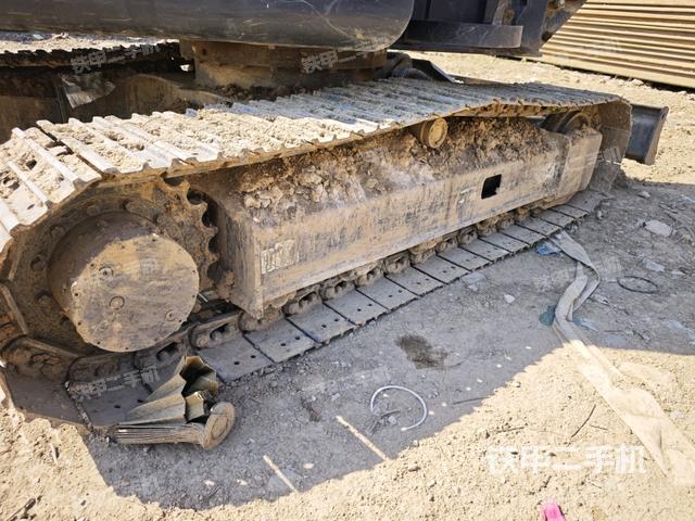 單側(cè)履帶整體（整機(jī)外觀）