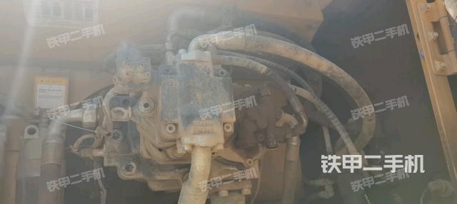 液壓泵艙室正面整體(整機(jī)外觀) 液壓泵艙室正面整體(整機(jī)外觀)