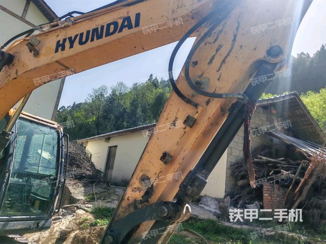 小臂整體右前(工作和回轉(zhuǎn)裝置) 小臂整體右前(工作和回轉(zhuǎn)裝置)