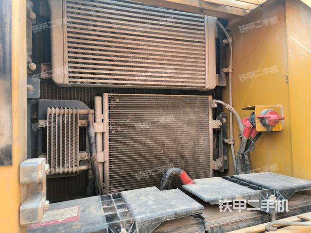 散熱器正面（大件艙室）