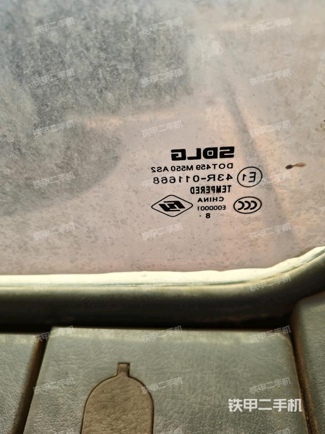 駕駛室左前45度（駕駛室部分）