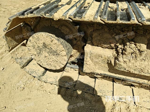 右驅(qū)動輪（行走機(jī)構(gòu)）