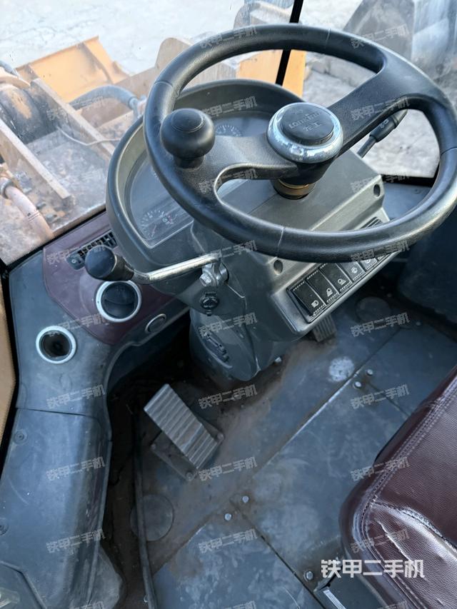 駕駛室操作臺(tái)（整機(jī)外觀及大件）