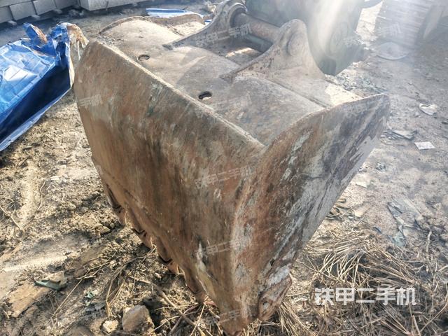 鏟斗45度(工作和回轉(zhuǎn)裝置) 鏟斗45度(工作和回轉(zhuǎn)裝置)