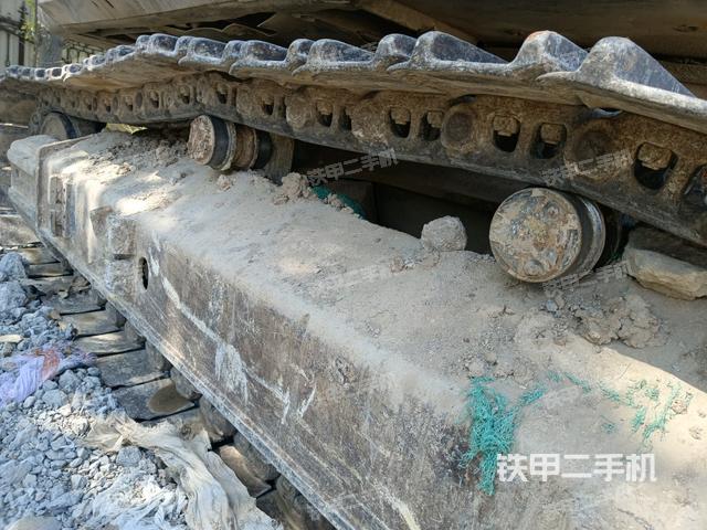 單側(cè)履帶整體（整機(jī)外觀）