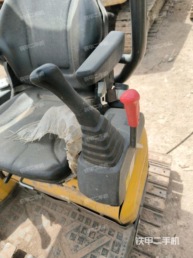 座椅左側(cè)控制臺/音響/含左手柄（駕駛室部分）