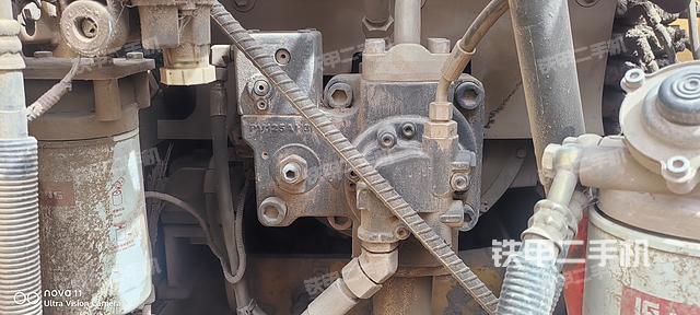 液压泵舱室正面整体（整机外观）