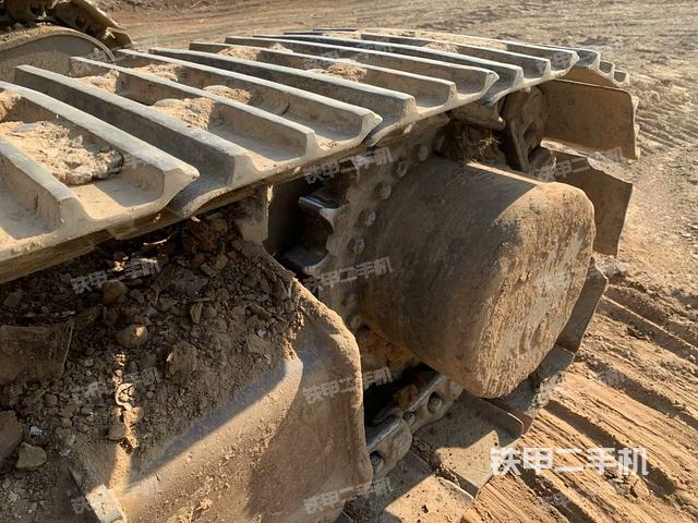 單側(cè)履帶整體（整機(jī)外觀）