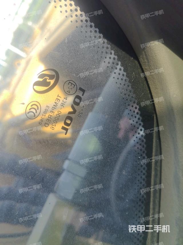 右側(cè)玻璃角標(biāo)（駕駛室部分）