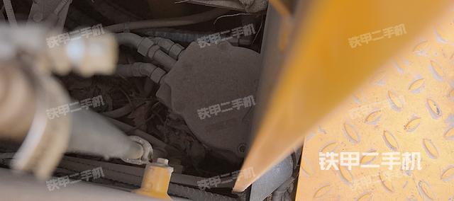 回转马达和主控阀（整机外观）