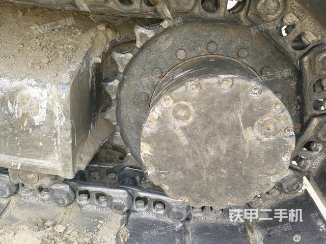 右側(cè)履帶整體(行走機構(gòu)) 右側(cè)履帶整體(行走機構(gòu))