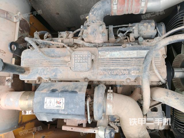 發(fā)動(dòng)機(jī)整體俯視(整機(jī)外觀) 發(fā)動(dòng)機(jī)整體俯視(整機(jī)外觀)