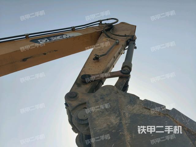 大臂油缸整體?豎拍(工作和回轉(zhuǎn)裝置) 大臂油缸整體?豎拍(工作和回轉(zhuǎn)裝置)