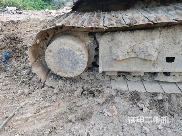 左側(cè)行走馬達(dá)蓋板（行走機(jī)構(gòu)）