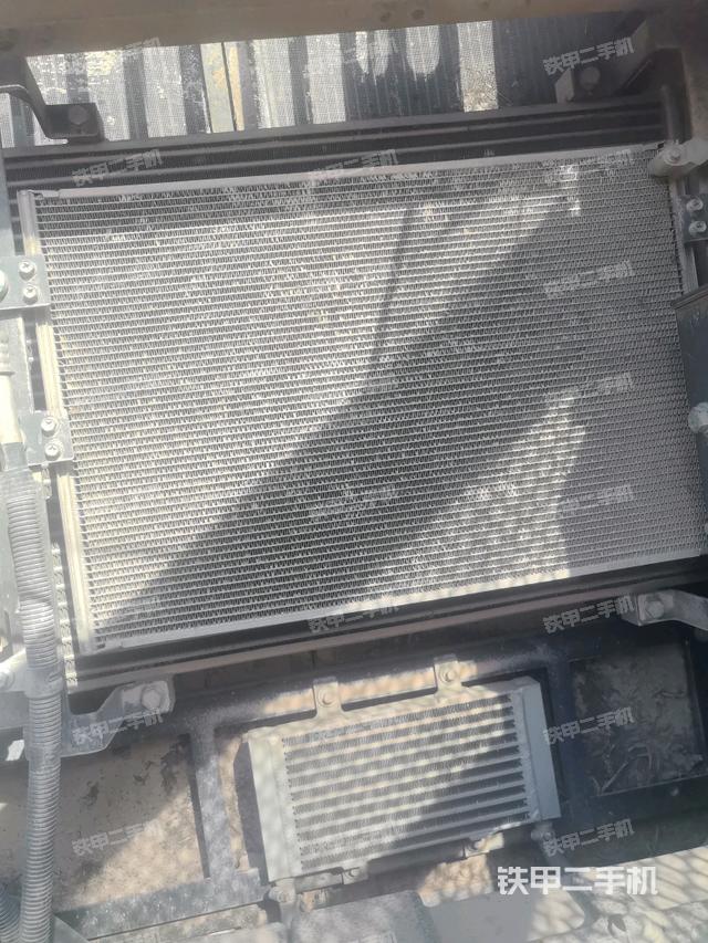 散熱器正面（大件艙室）