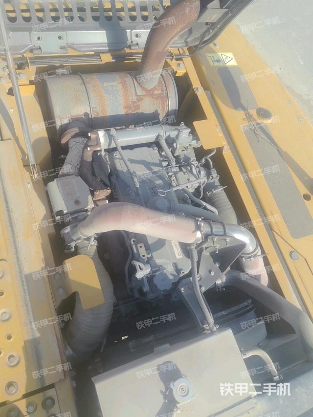 發(fā)動(dòng)機(jī)室（上車部件）