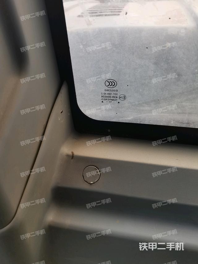 后窗玻璃角標(biāo)(駕駛室部分) 后窗玻璃角標(biāo)(駕駛室部分)