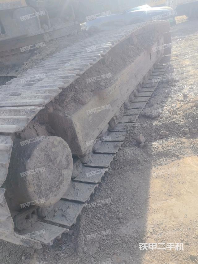 左側(cè)履帶整體?（行走機(jī)構(gòu)）