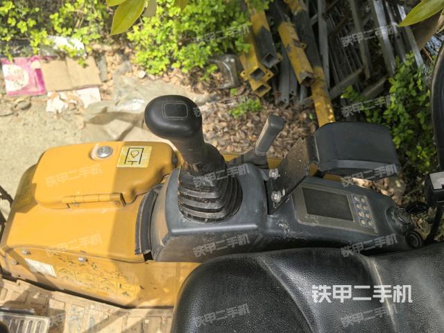 座椅右側(cè)控制臺/鑰匙門/油門/含右手柄（駕駛室部分）