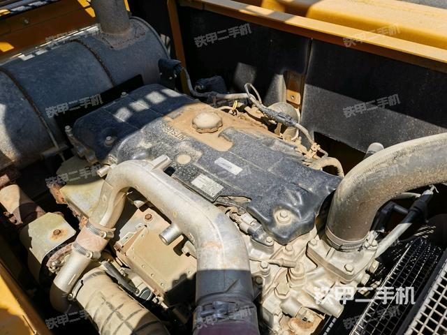 氣門室蓋螺絲特寫(上車部件) 氣門室蓋螺絲特寫(上車部件)