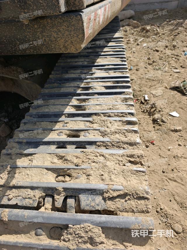 單側(cè)履帶整體（整機(jī)外觀）