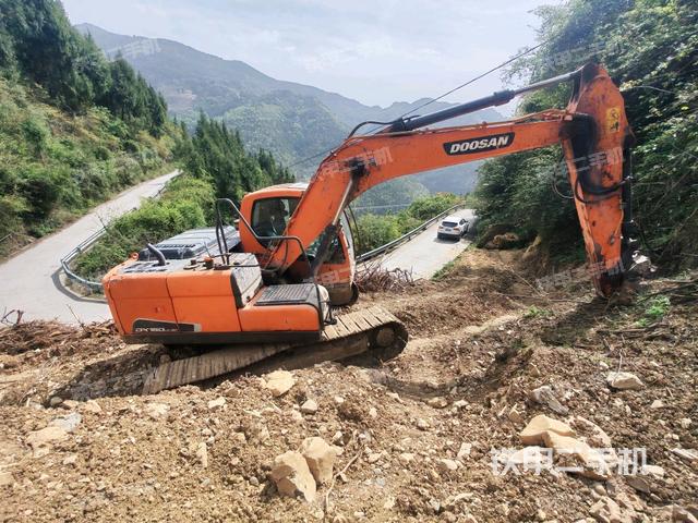 右前45(整機(jī)外觀) 右前45(整機(jī)外觀)