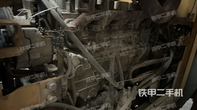 发动机右侧（整机外观及大件）