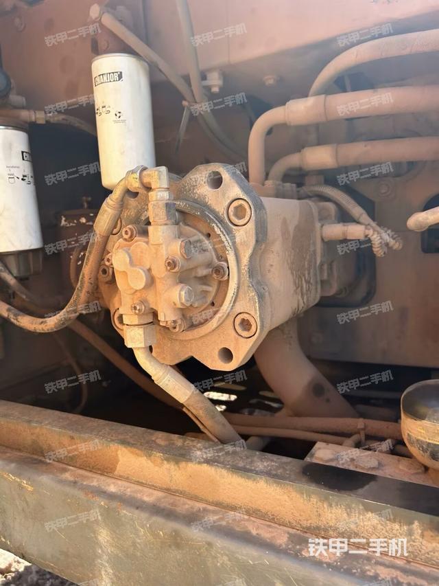 液壓泵斜45?左（大件艙室）