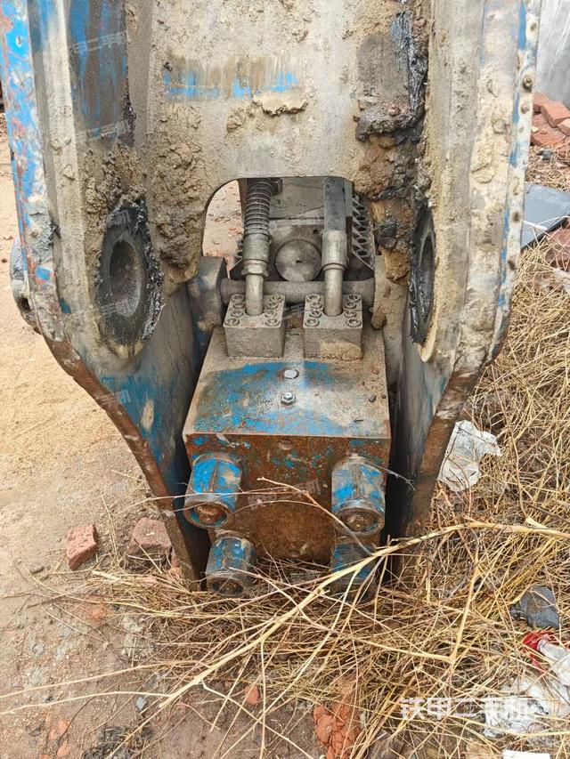 整機左側(cè)(設(shè)備外觀及核心部件) 整機左側(cè)(設(shè)備外觀及核心部件)