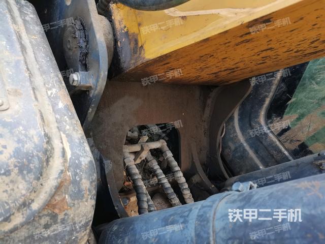 大臂根部?斜視(工作和回轉(zhuǎn)裝置) 大臂根部?斜視(工作和回轉(zhuǎn)裝置)