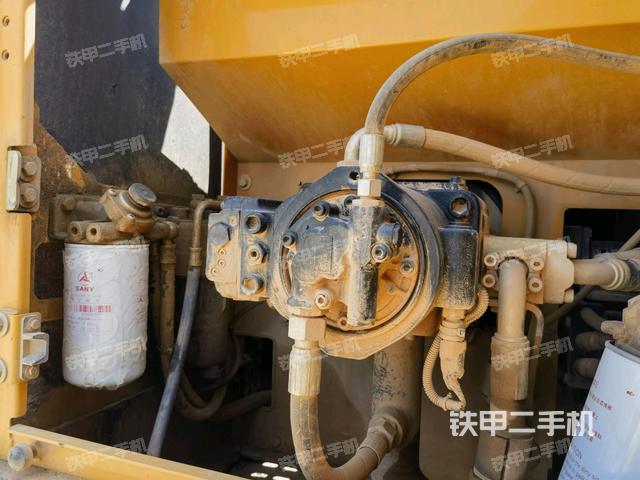液壓泵斜45?左(大件艙室) 液壓泵斜45?左(大件艙室)