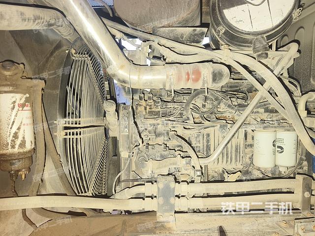 發(fā)動機右側(cè)（整機外觀及大件）