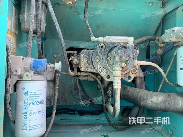 液壓泵艙室正面整體（整機(jī)外觀）