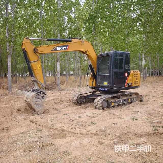 駕駛室整體(整機外觀) 駕駛室整體(整機外觀)